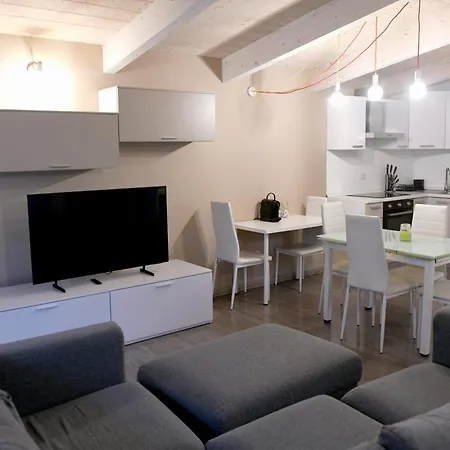 Dingo's House - 5 Minutes From M3 Apartamento Milán