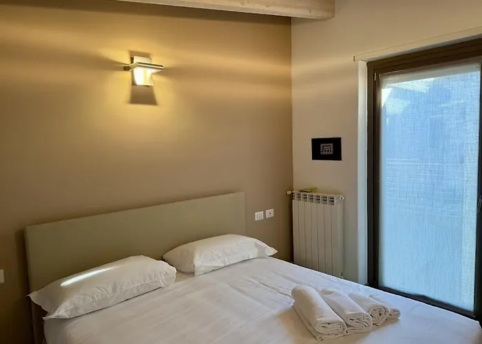 Apartment Dingo's House - 5 Minutes From M3 *