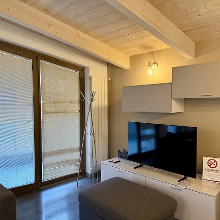 Dingo's House - 5 Minutes From M3 شقة *